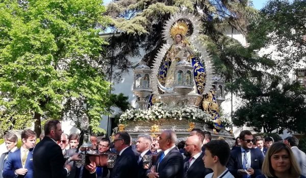 Más de 80 horquilleros llegaron a portar a la Patrona durante su procesión gloriosa.