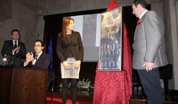 Daniel Franca ha plasmado en un lienzo uno de los momentos del desfile procesional de la Hermandad del Prendimiento.