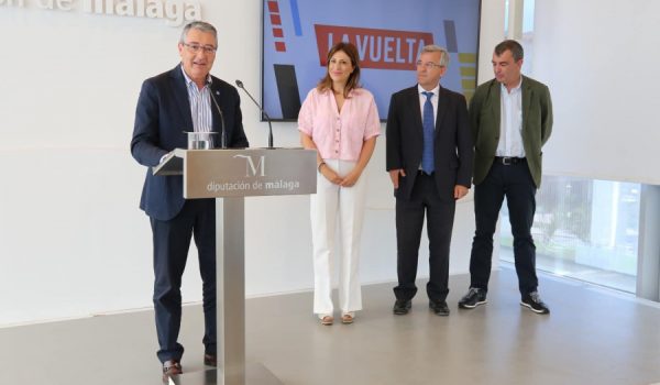 Francisco Salado, acompañado por los alcaldes de Estepona y Ronda y el director general de Unipublic