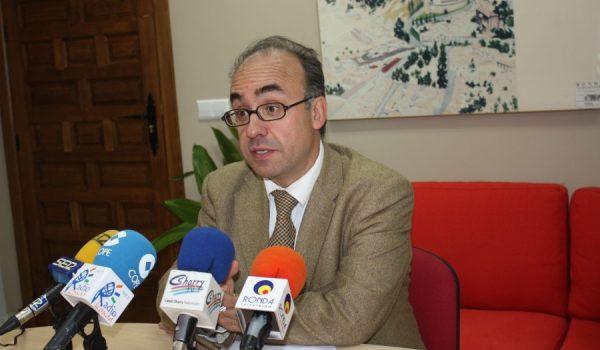 Se ha establecido un dispositivo conjunto, en el que participarán los efectivos de la Policía Local, el Consorcio Provincial de Bomberos y la empresa de limpieza pública (Soliarsa).