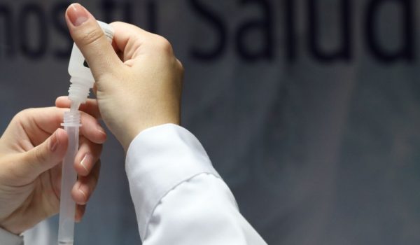 La cifra de sanitarios en aislamiento por haber contraído el virus supera los 40, mientras que un nuevo fallecimiento eleva el total a 163.