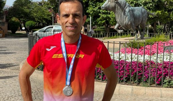 Flores de regreso a la Ciudad del Tajo.