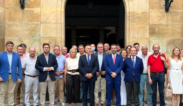 En el encuentro se han congregado, además de representantes municipales, portavoces de colectivos y federaciones.