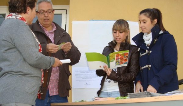 Mesa informativa sobre la Diabetes en el Centro de Salud Ronda Norte.