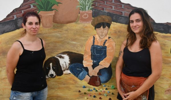 Alba González y Sonia Ruiz están creando cinco nuevos murales que se sumarán a la veintena que se realizaron en las primeras dos ediciones.