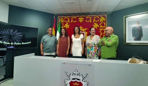 La presentación de los actos ha contado con la presencia del presidente de la Asociación de Peñas y de la Presidenta de las Damas Goyescas.