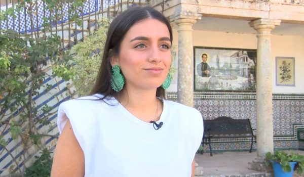 Candelas se ha inspirado en cuadros antiguos para el diseño de su traje goyesco.