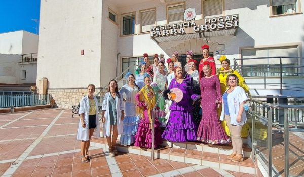 Las Damas Goyescas y su presidenta han visitado las instalaciones de varios centros residenciales.