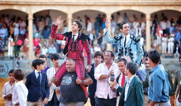 Los matadores lidiaron ejemplares de Jandilla-Vegahermosa.