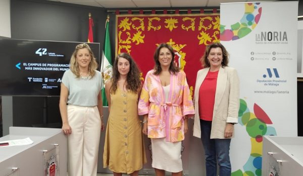 De izquierda a derecha: María del Carmen Martínez, Carmen Ledesma, María de la Paz Fernández y Esperanza González