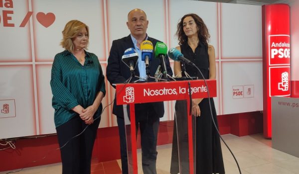 Cañestro ha dado a conocer su decisión junto a Elena García Colsa y Fátima Fernández.