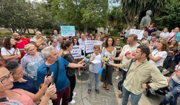 Isabel García, de Voz Animal, ha sido la encargada de trasladar la visión de las protectoras.