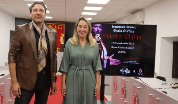 El bailaor jerezano ha acudido a la presentación de su espectáculo, que representará el próximo 19 de noviembre.
