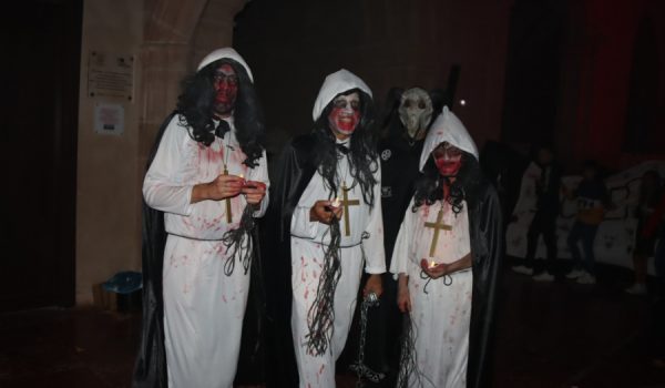 Actores del pasaje del terror organizado por la Escuela de Artes Escénicas Entre Bambalinas y Ronda Tierra de Historia