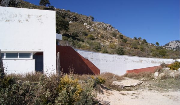 El actual cementerio se encuentra al límite, con sólo cuatro bóvedas disponibles.