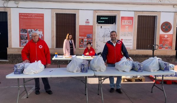 El miércoles llegaron 32 toneladas de productos no perecederos para repartir en las próximas campañas