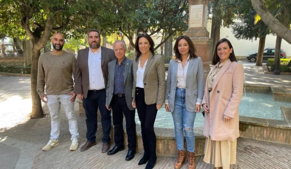 La alcaldesa y la delegada de fiestas han anunciado que el traspaso de coronas tendrá lugar el día 5 de noviembre.