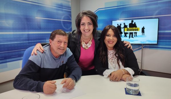 José María Castillero, Mª Carmen Camacho y Nerea Torres en el plató de Charry TV