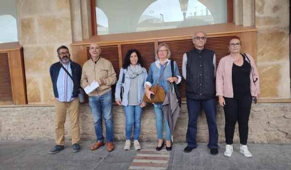 Miembros de la Plataforma Ciudadana por el Nuevo Hospital de la Serranía de Ronda y por una Sanidad Pública de Calidad