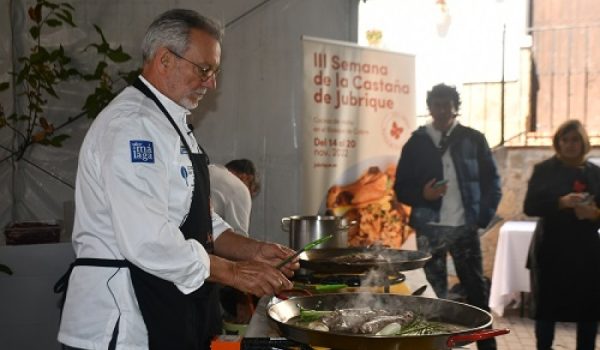 Más de cien personas se congregaron para disfrutar del arroz "Bosque de cobre"