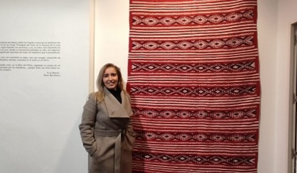 Ilhem expone sus creaciones en la primera planta de Toro Tapas