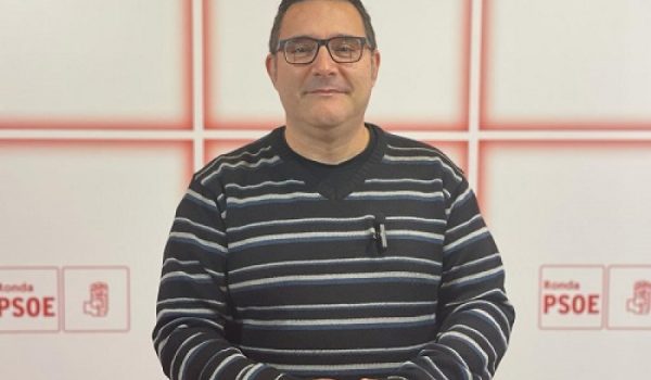 El concejal ha pedido explicaciones sobre la falta de transporte urbano de ayer