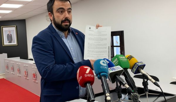 El concejal de Tráfico ha explicado que el contrato vigente no incluye el servicio de las tres líneas perjudicadas por lo que se está estudiando un nuevo pliego de condiciones.