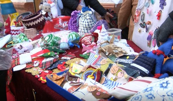 El mercadillo está compuesto de productos creados de forma artesanal