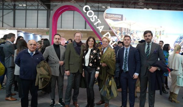 Los diseñadores han acompañado a las autoridades locales en la presentación