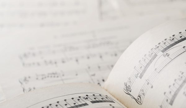 Además de ritmo y percusión, también se han programado talleres relacionados con la expresión corporal y las artes plásticas.