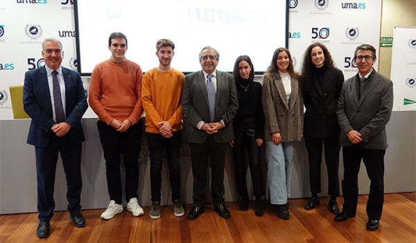 Los premiados recibieron un diploma y 400 euros por sus trabajos