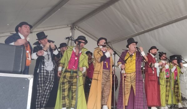 Manolito Santander y sus Viñanos pasaron por la carpa instalada en la plaza de Los Descalzos