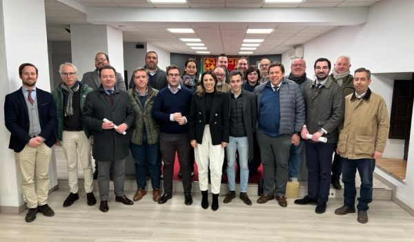 Los hermanos mayores de las hermandades en la entrega de las subvenciones