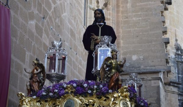 Nuestro Padre Jesús de la Salud, Er Manué, poco después de iniciar su Estación de Penitencia.