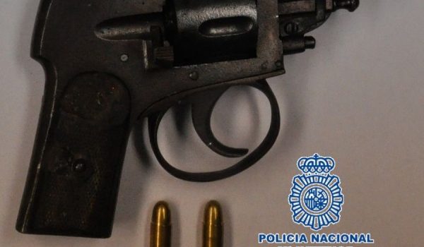 Imagen del arma que se le incautó al detenido en las inmediaciones de un supermercado del centro de la ciudad