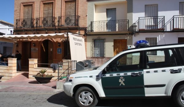 Los hechos han tenido lugar alrededor de las ocho de la mañana, coincidiendo con el cambio de turno.