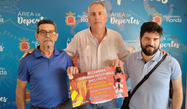 Por la izquierda, Julián Aceves, Carlos Mirasol y Francisco Javier Gómez.