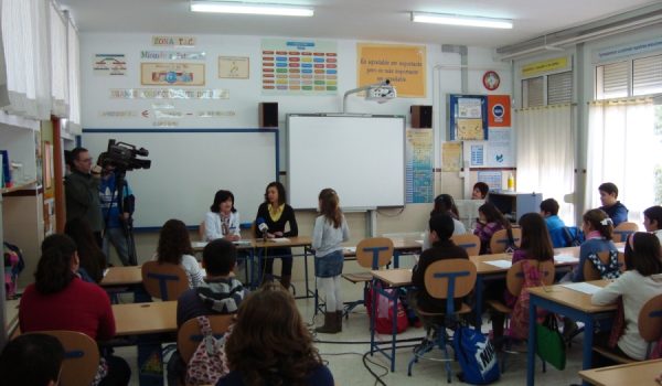 Los alumnos recibieron material informativo de distinto índole.