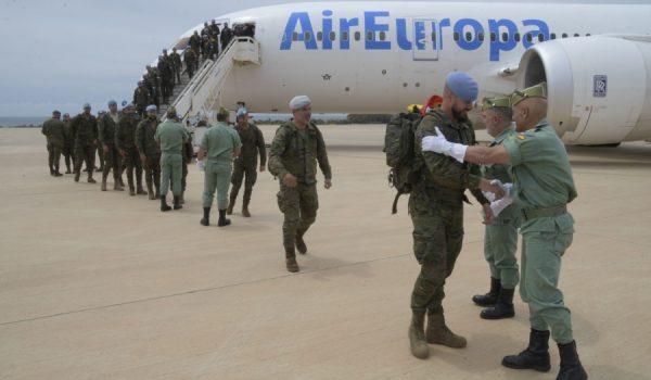 Unos 70 legionarios de Almería y Ronda, pertenecientes a la BRILEG, han viajado en el primer vuelo