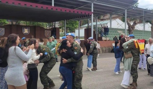 En el Cuartel se vivieron momentos muy emotivos al recibir a estos legionarios.
