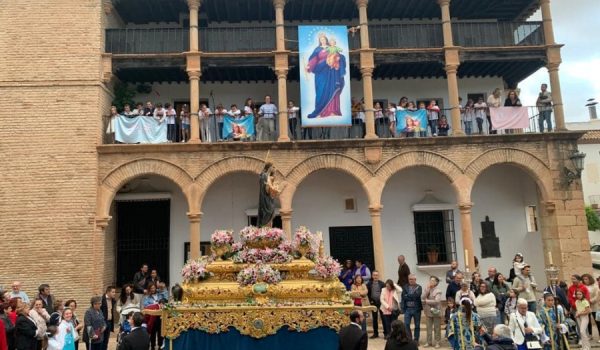 María Auxiliadora en su paso por la Colegiata de Santa María de la Encarnación La Mayor