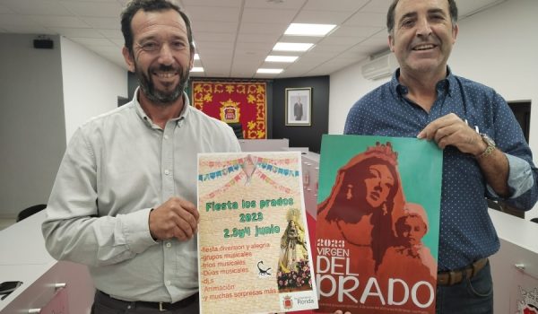 Joaquín Becerra, alcalde pedáneo de Los Prados, en funciones, a la derecha; y Juan Carlos González, edil en funciones de Pedanías.