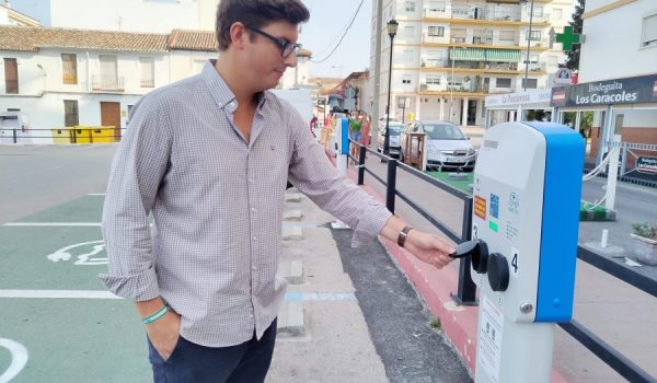 Jorge Fernández muestra los nuevos puntos de carga