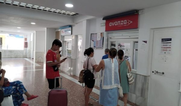 Interior de la actual estación de autobuses, que se ha quedado obsoleta por lo que el Ayuntamiento prevé la construcción de una nueva.