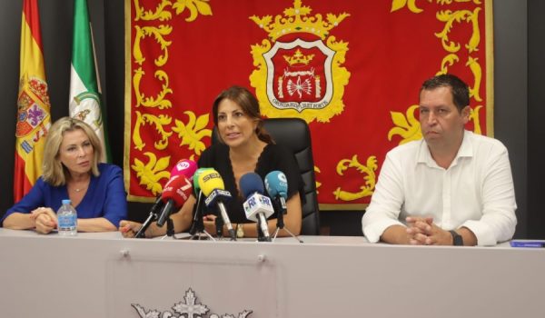 Sánchez, Fernández y Palma han comparecido públicamente este miércoles en el Ayuntamiento.