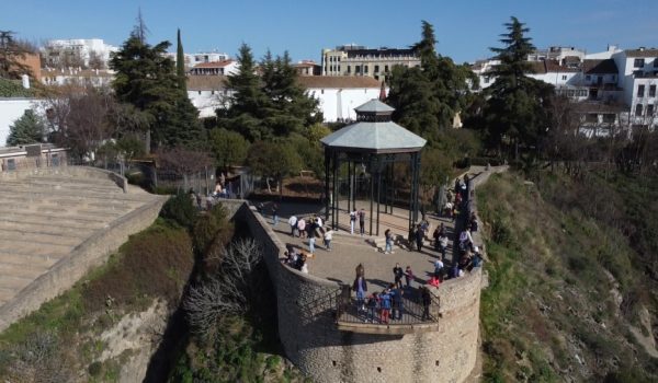 Vista aérea del Templete de Blas Infante y parte de las Cornisas del Tajo, uno de los puntos más visitados de nuestra ciudad.