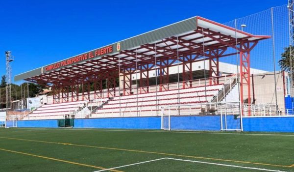 En este campo de fútbol también se ha renovado el graderío.