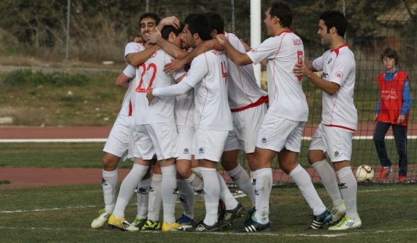 Galindo se estrenó como goleador y Pablo Domínguez volvió a marcar de penalti.