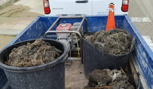 Un ejemplo de este desecho que sacan de las canalizaciones los trabajadores de Aqualia.