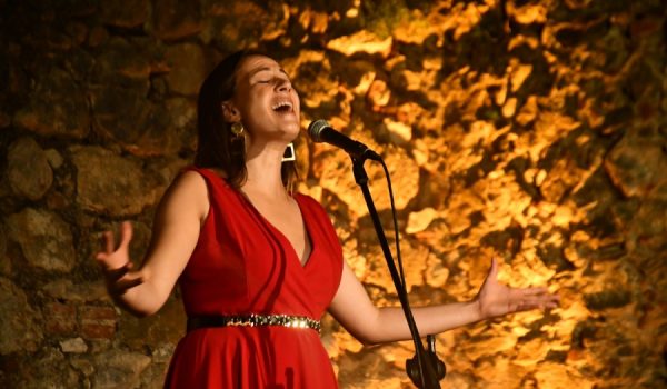 La rondeña María Villalón actuó en la pasada edición de este Festival, en El Castillo.